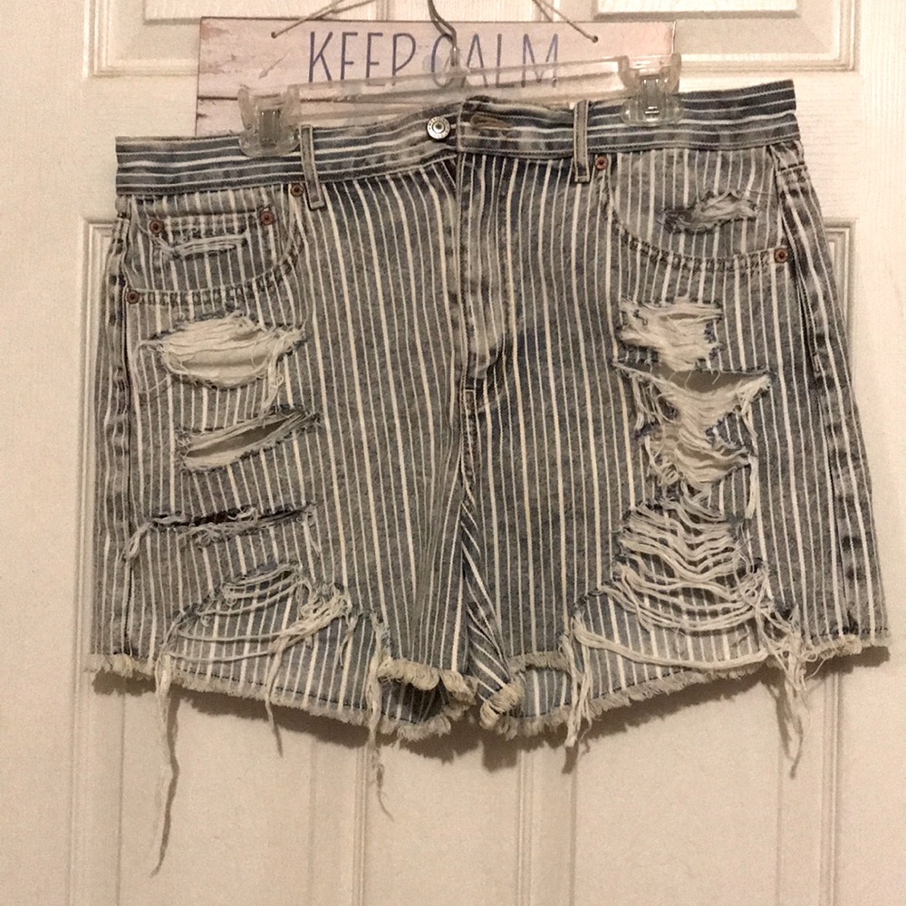 NWT American Eagle 90’s Boyfriend Mid-Length Jean shorts